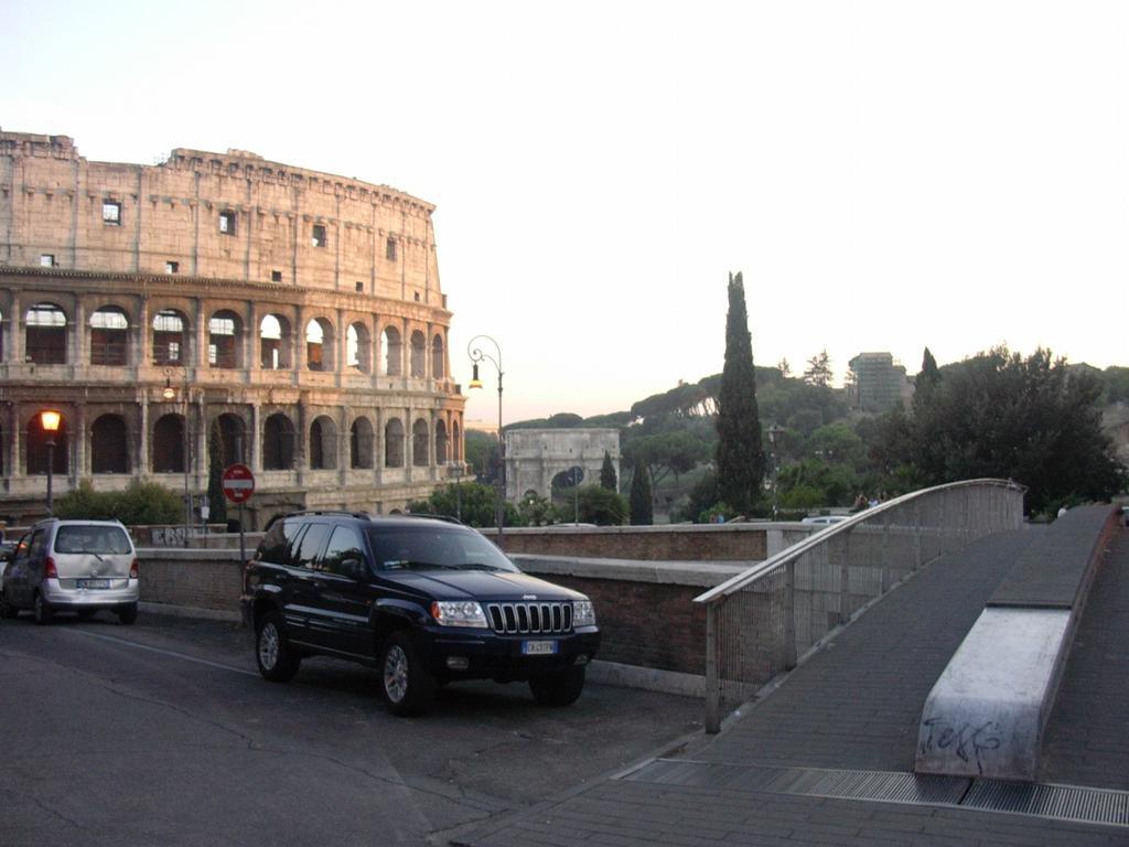 רומא Vacanze Al Colosseo Polveriera חדר תמונה